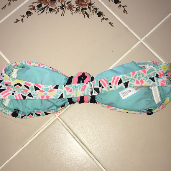 CLOSET CLOSING Geometric Print Bikini - Picture 3 of 5